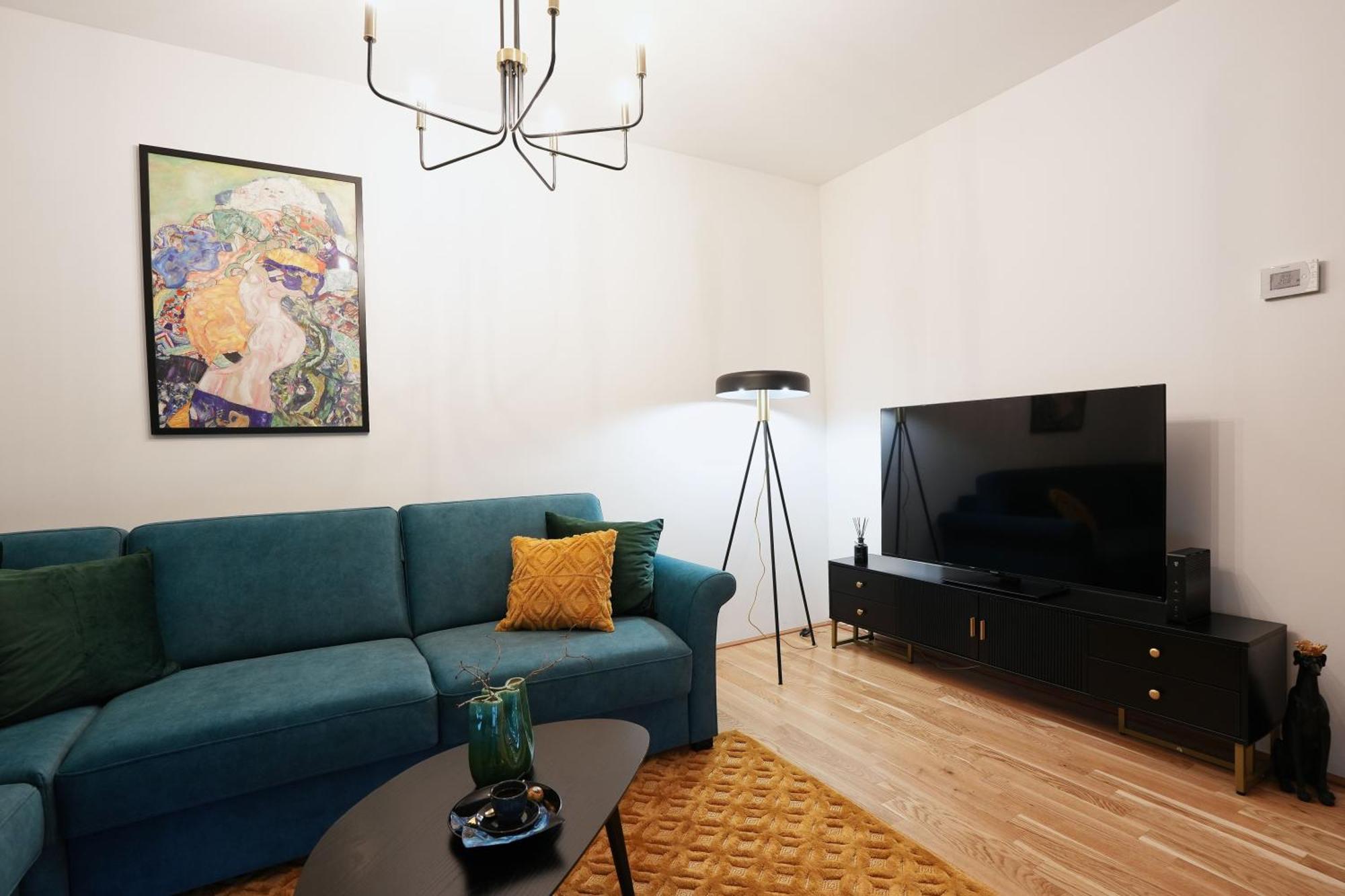 In Style At Carl's Design Residences - Modern Design Meets Comfort L Parking & Perfect Connection To Center Apartment *